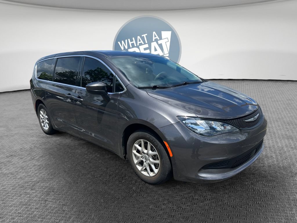 Certified 2023 Chrysler Voyager LX FWD image 1