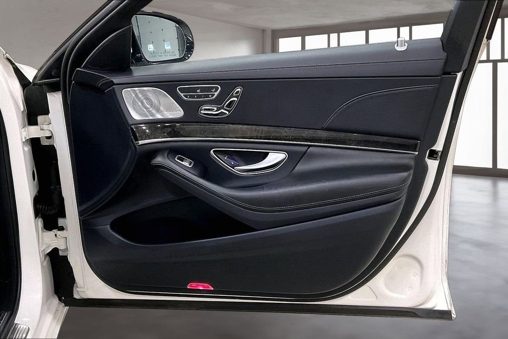 Used 2020 Mercedes-Benz S 560 4MATIC Sedan image 27