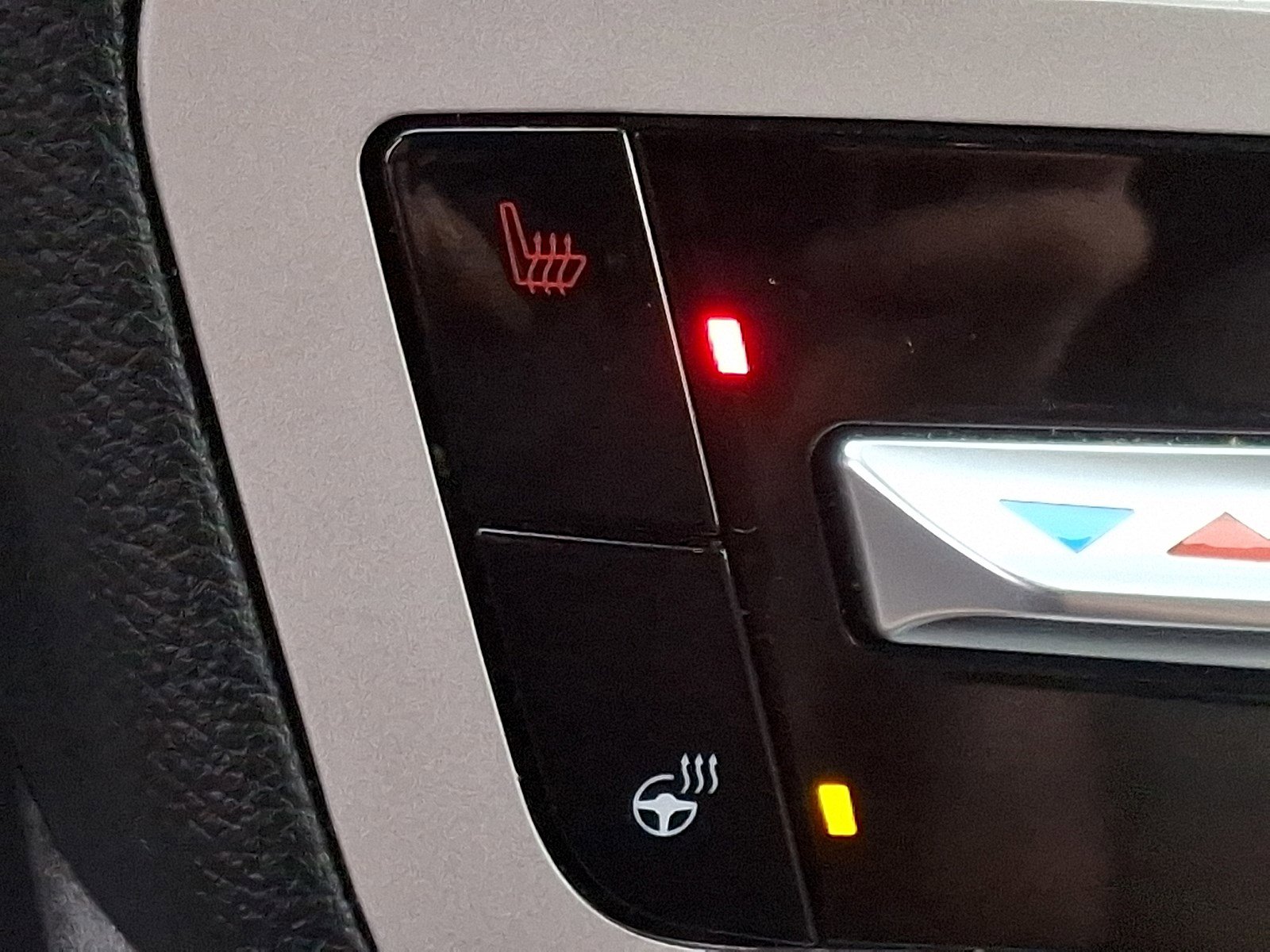 Certified 2023 Ford Explorer XLT w/ Equipment Group 202A image 22