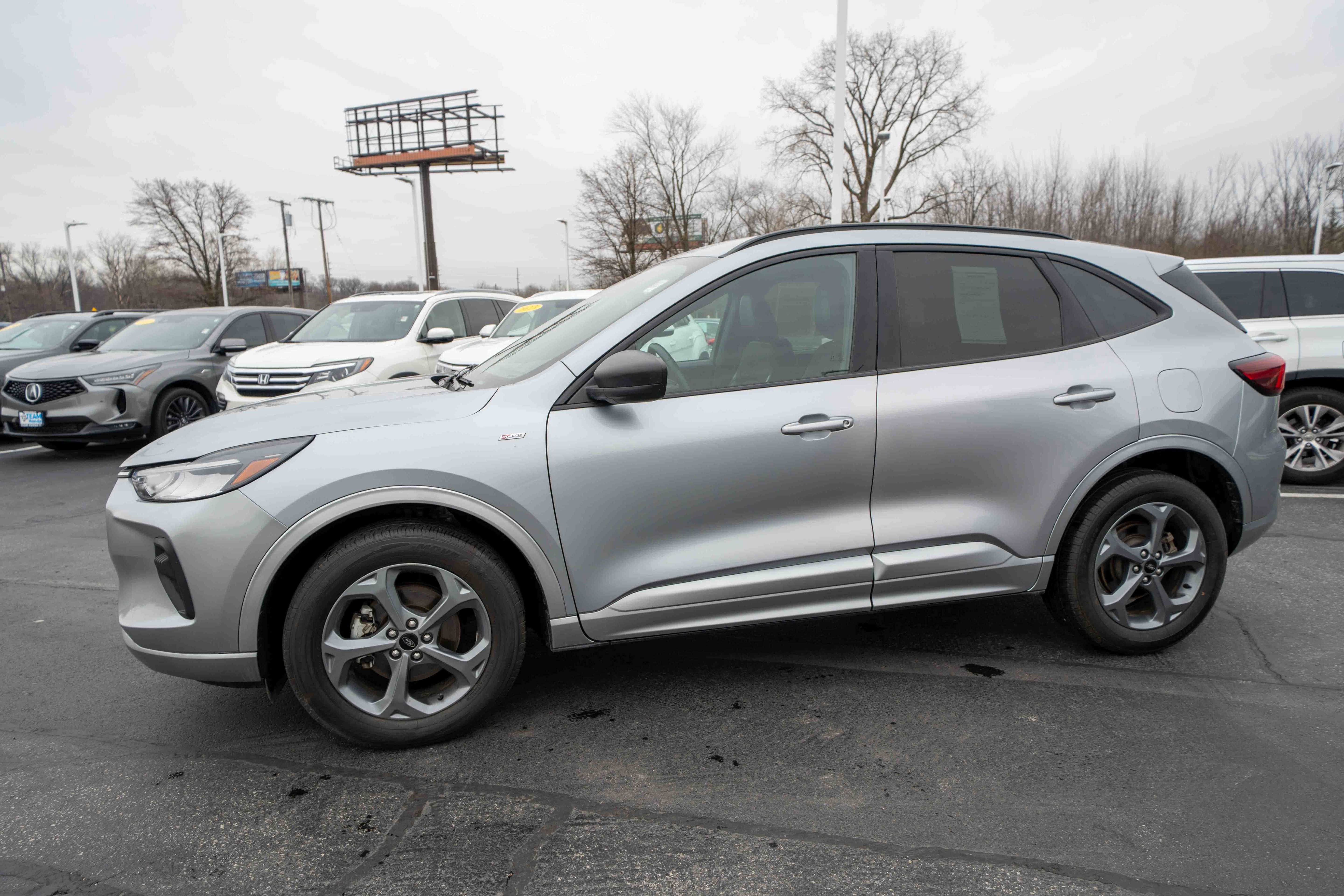 Used 2023 Ford Escape ST-Line image 3