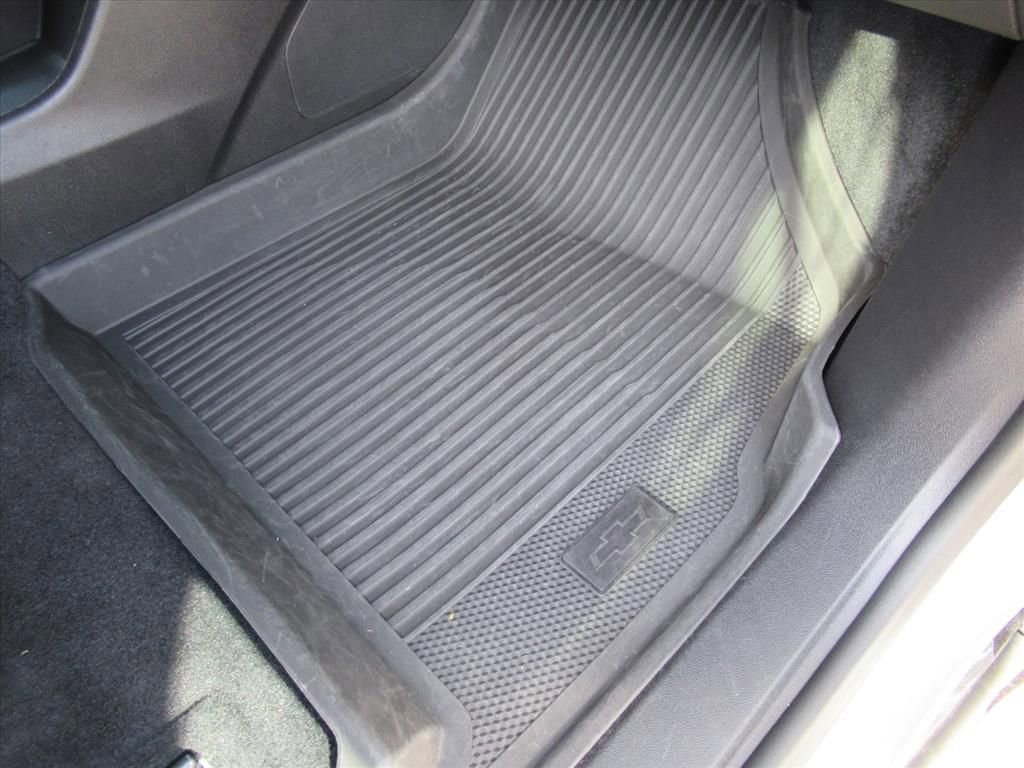 Used 2024 Chevrolet Traverse RS w/ LPO, Floor Liner Package image 32