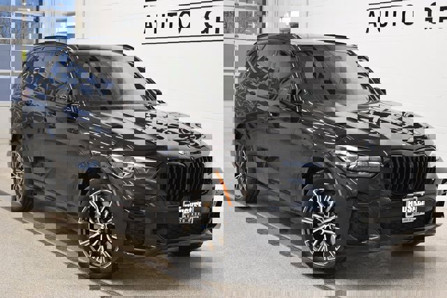 Used 2023 BMW X5 xDrive40i w/ M Sport Package image 1