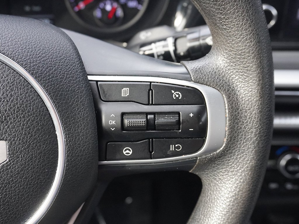 Used 2023 Kia K5 LXS image 44