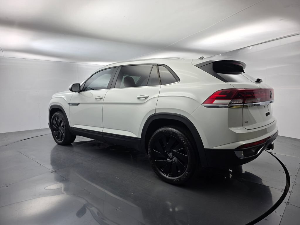 Used 2024 Volkswagen Atlas Cross Sport SE FWD image 6