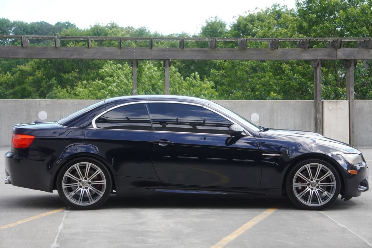 Used 2011 BMW M3 Convertible RWD image 18