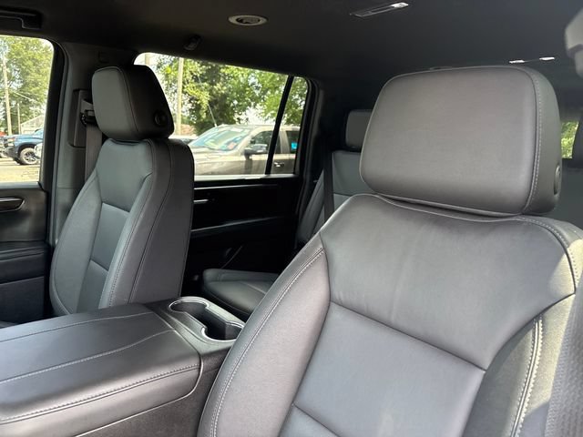 Used 2026 Chevrolet Suburban Z71 w/ Comfort Package AWD/4WD image 9