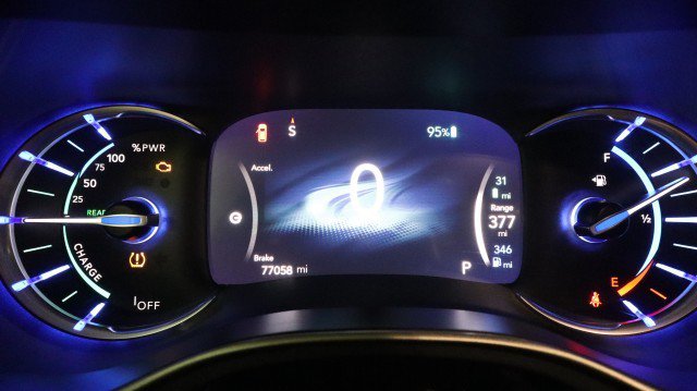 Used 2018 Chrysler Pacifica Touring-L FWD image 24