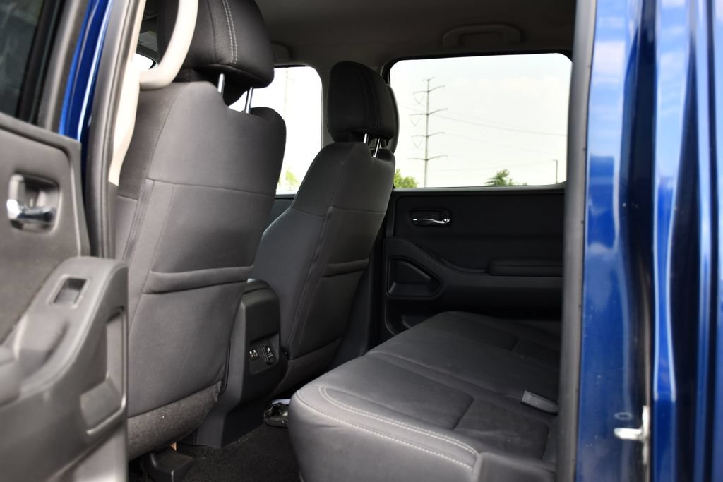 Used 2022 Nissan Frontier SV AWD/4WD image 19