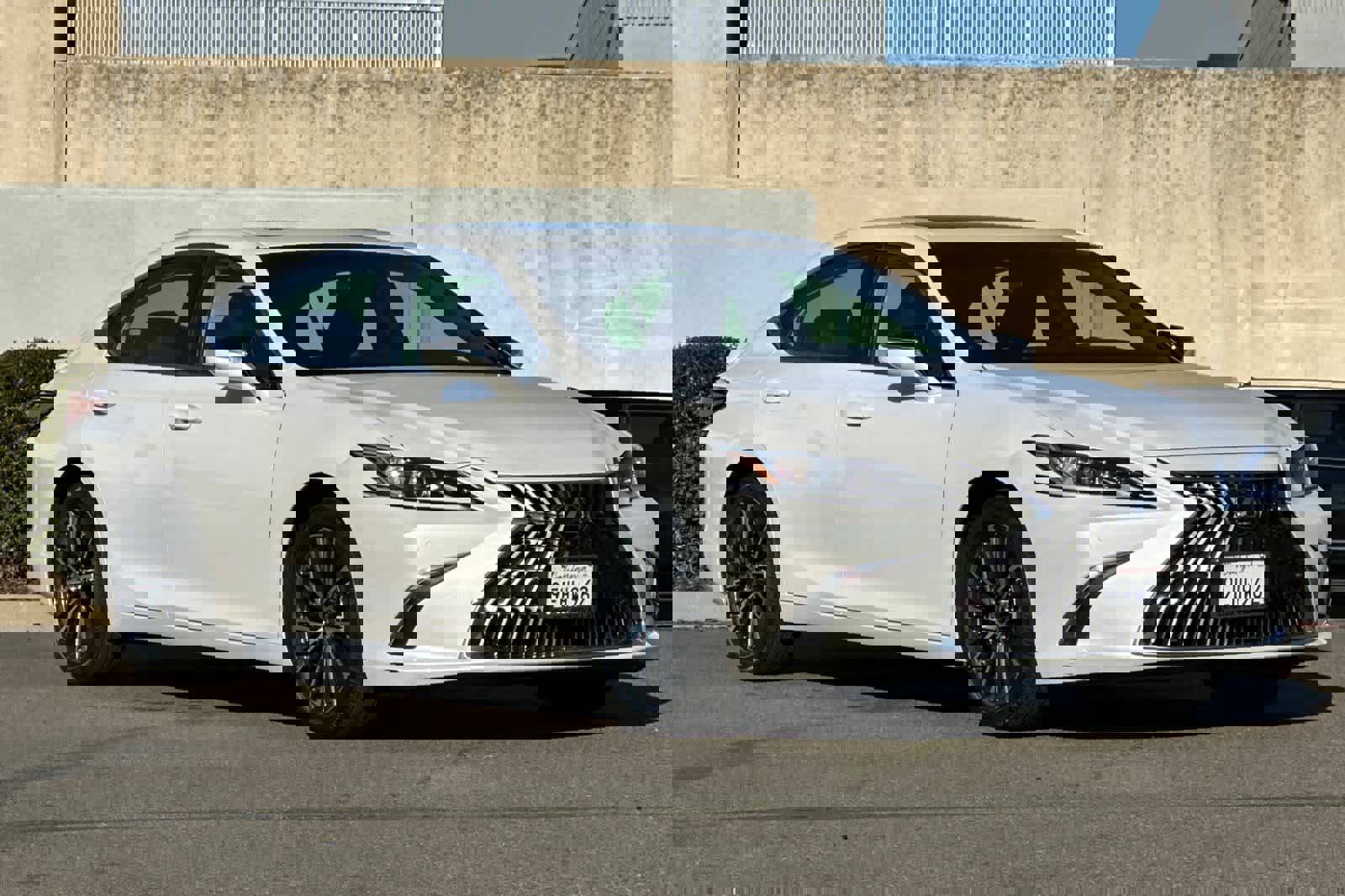 Used 2023 Lexus ES 300h w/ Premium Package image 5