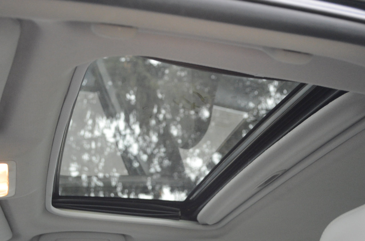 Used 2015 Toyota Camry XSE image 23