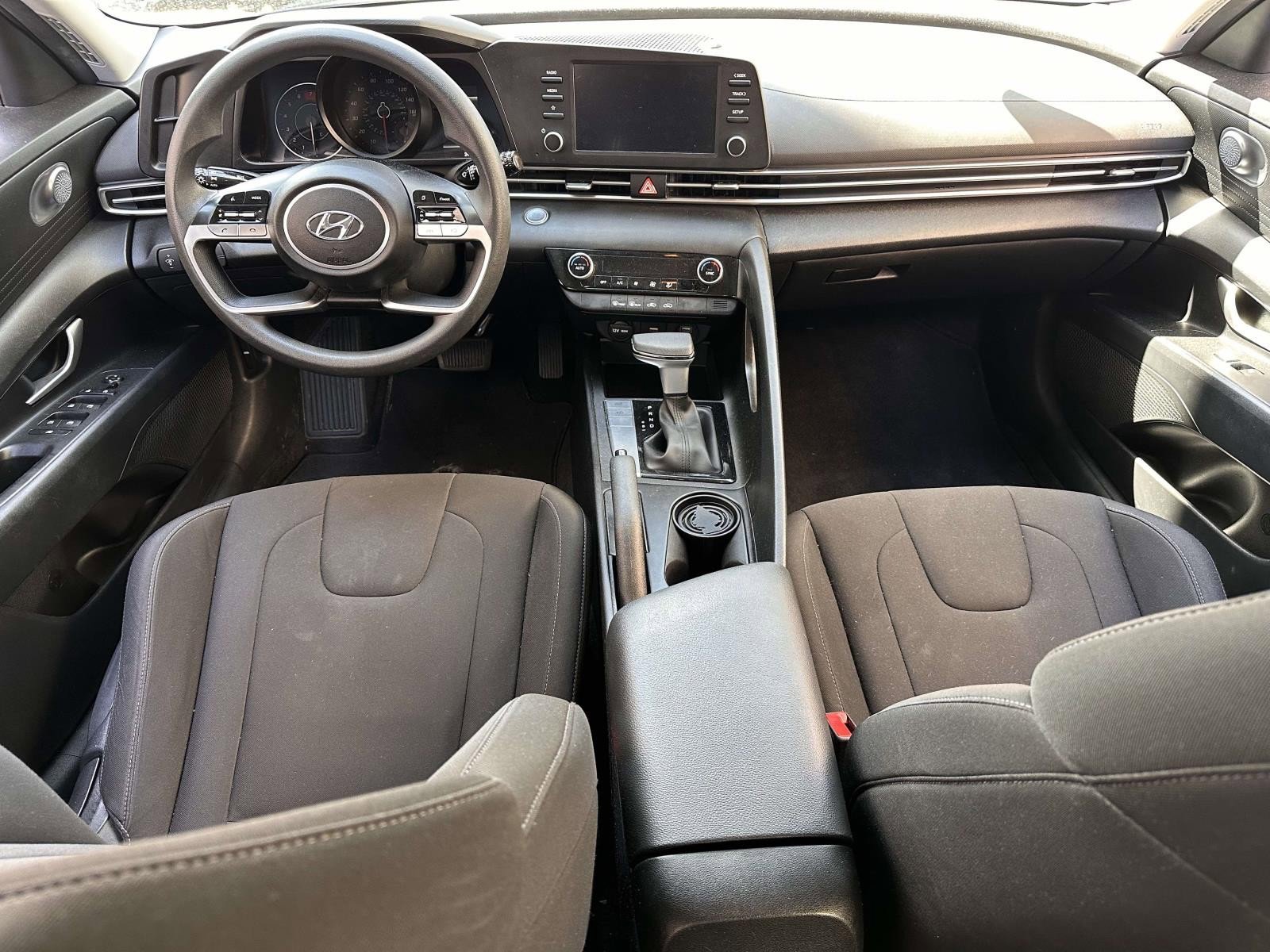 Used 2023 Hyundai Elantra SEL w/ Cargo Package FWD image 18