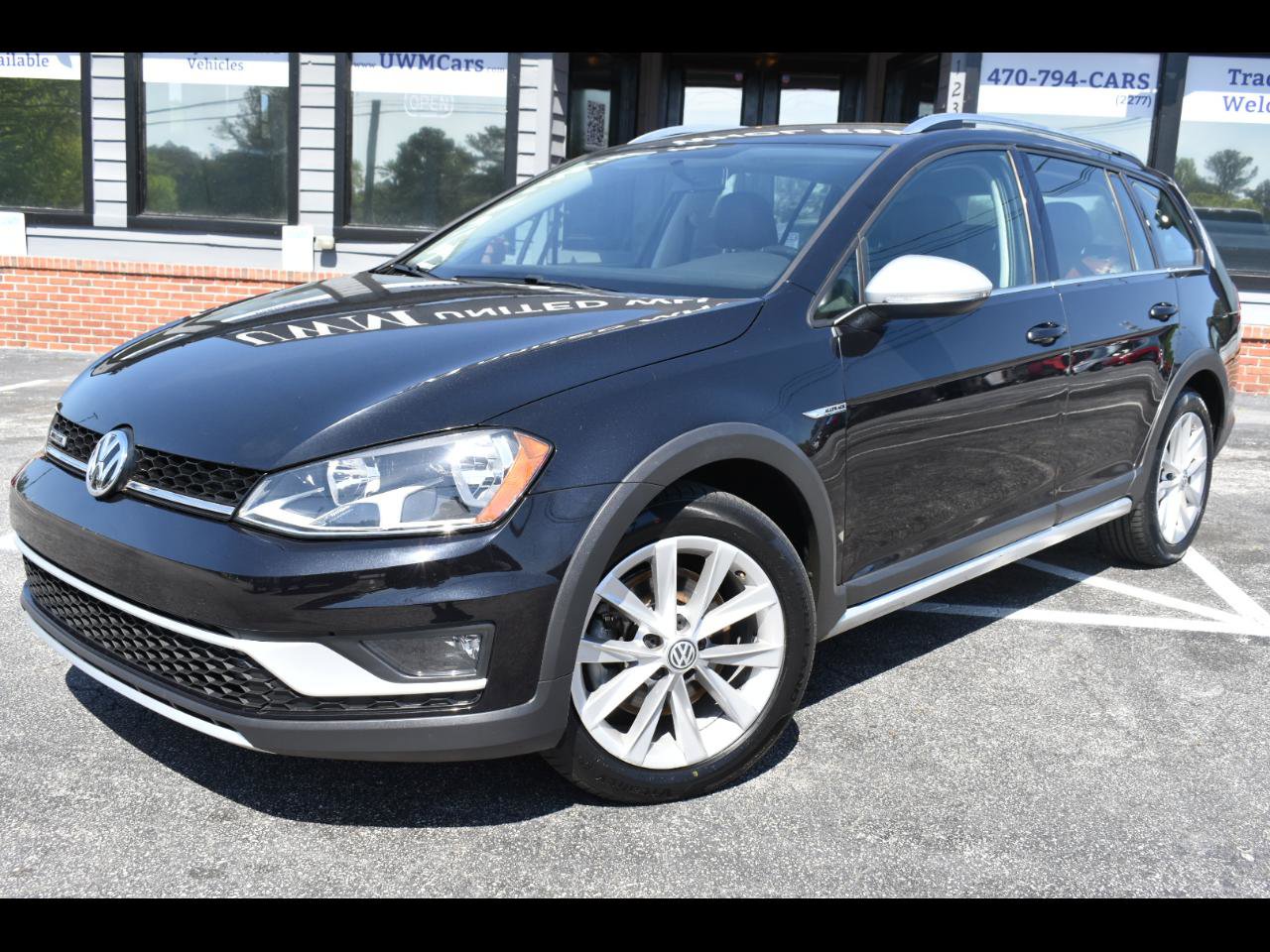 Used 2017 Volkswagen Golf Alltrack S image 1