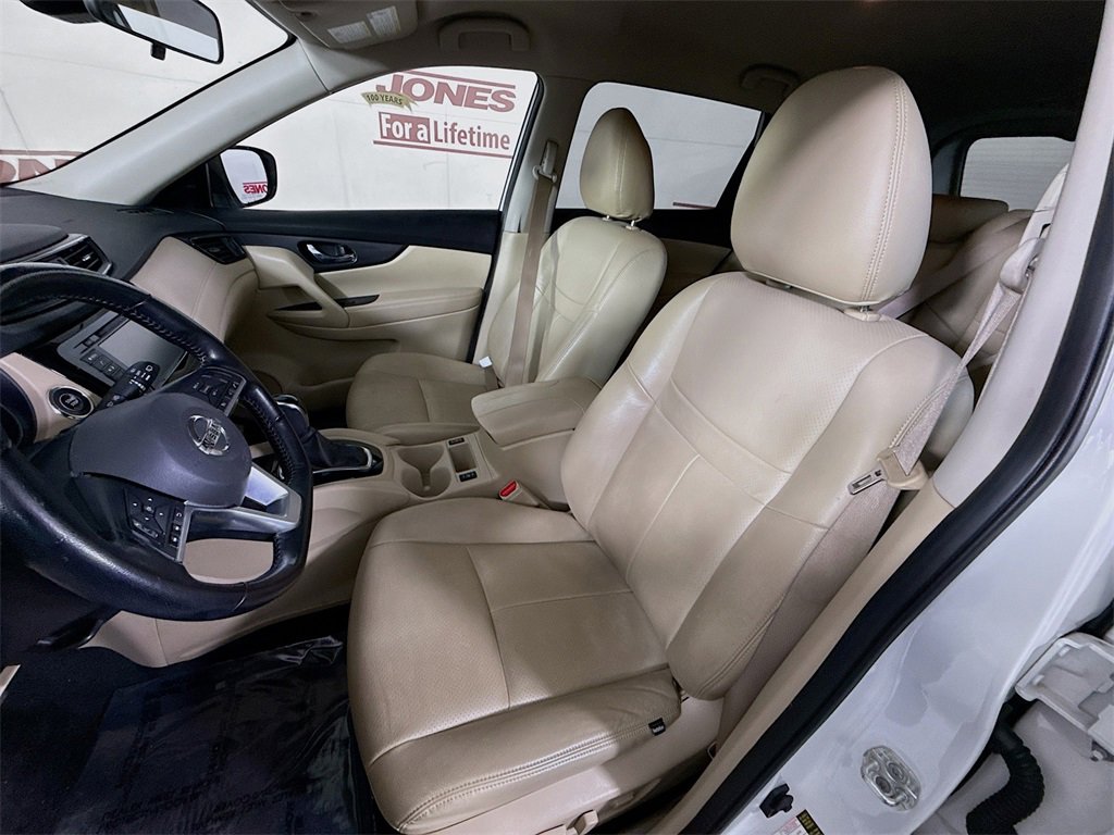 Used 2020 Nissan Rogue SV image 24