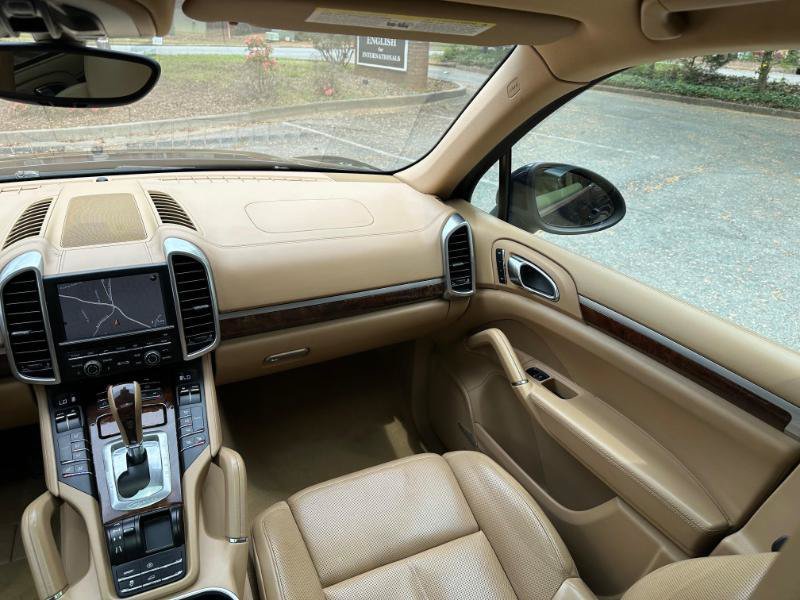 Used 2011 Porsche Cayenne AWD/4WD image 37