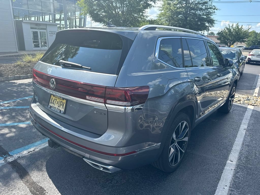 Used 2024 Volkswagen Atlas SEL Premium R-Line AWD/4WD image 6
