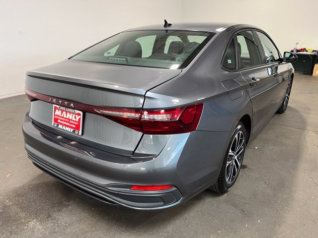Used 2025 Volkswagen Jetta Sport FWD image 3
