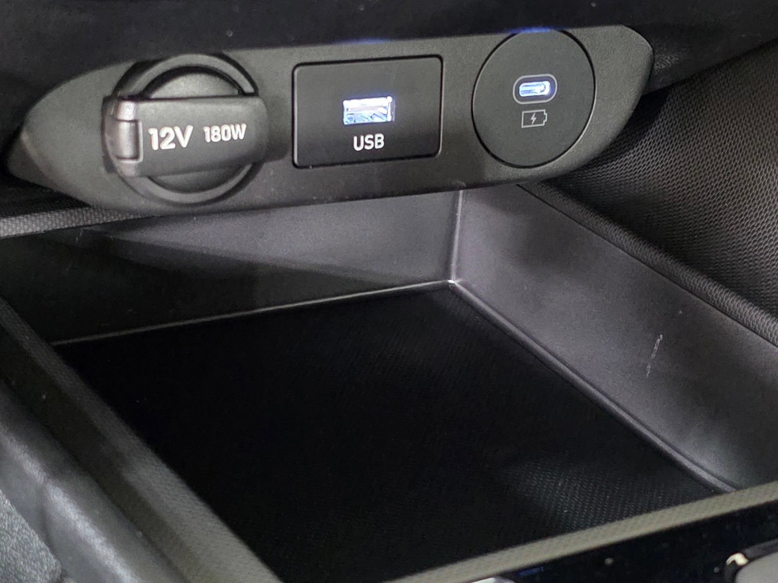 Used 2026 Hyundai Elantra SE FWD image 28