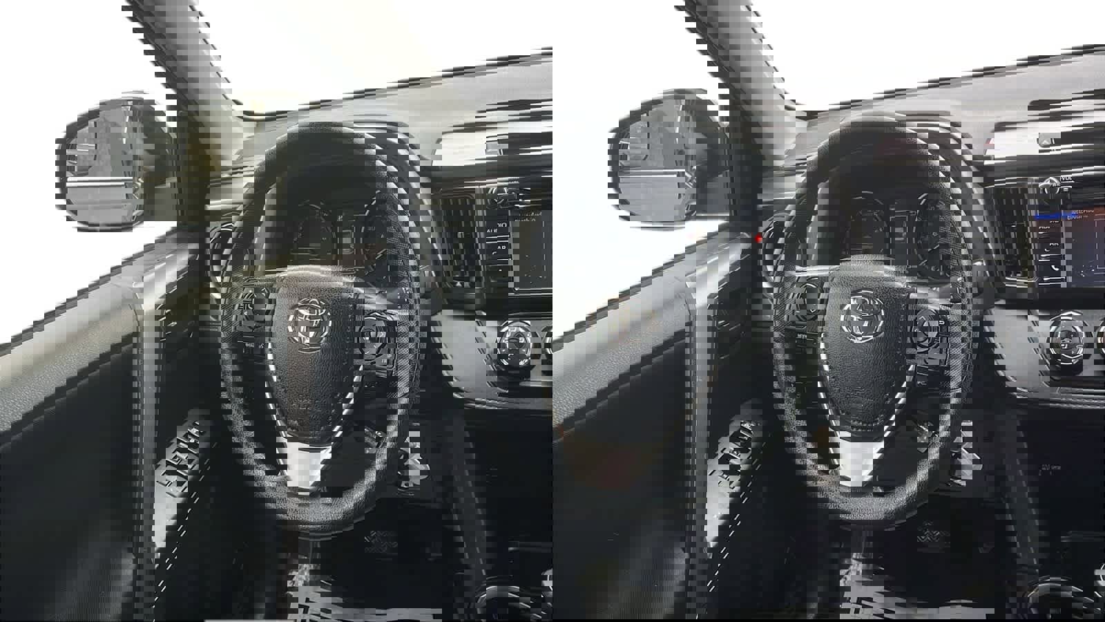 Used 2018 Toyota RAV4 LE image 27