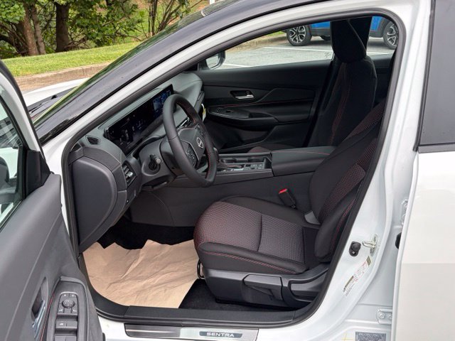 New 2027 Nissan Sentra SR w/ Floor Mat Package FWD image 15