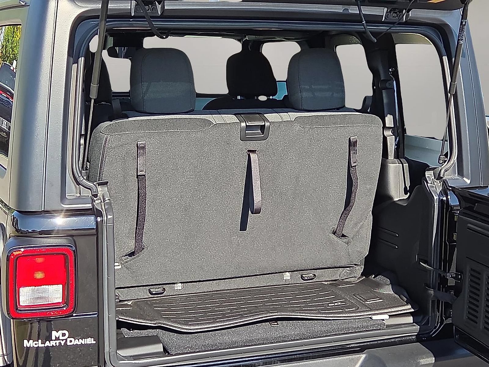 Used 2024 Jeep Wrangler Sport AWD/4WD image 8