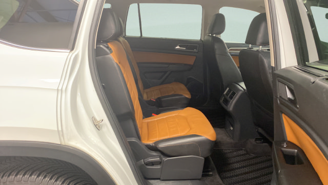 Used 2018 Volkswagen Atlas SEL Premium AWD/4WD image 34