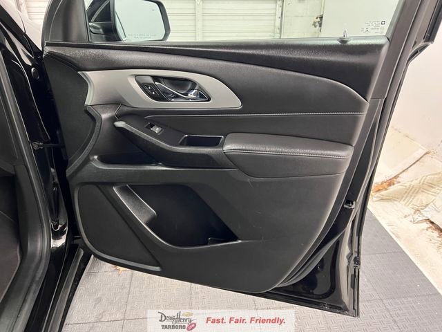 Used 2023 Chevrolet Traverse LT image 44