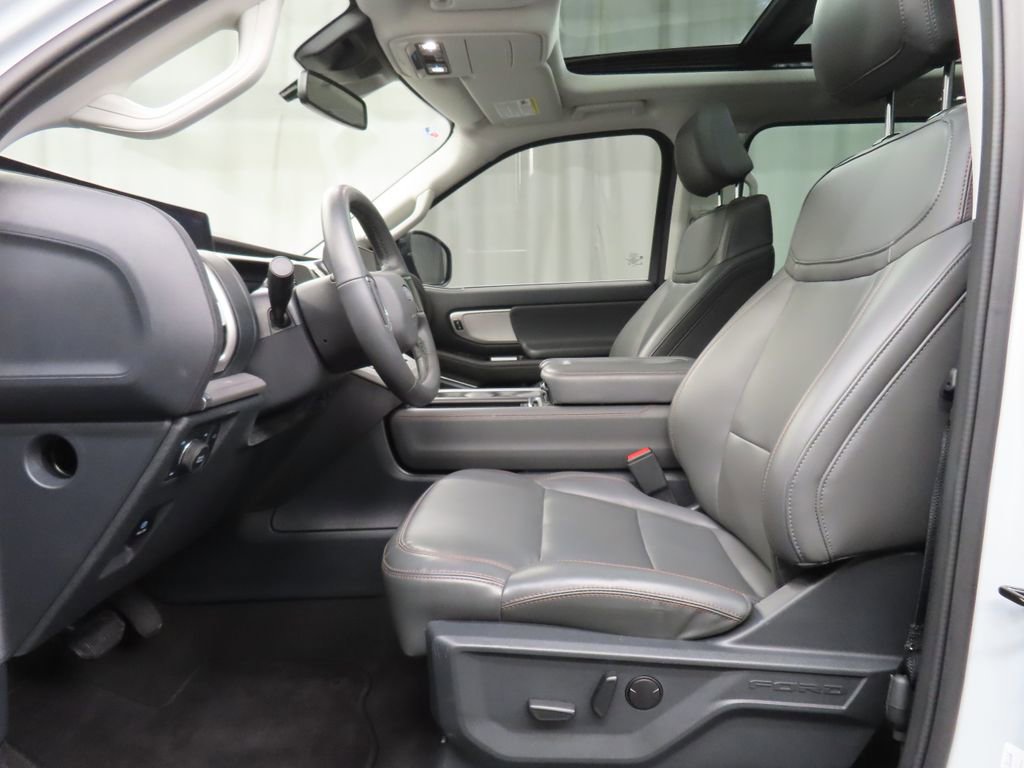 Used 2025 Ford Expedition Max Active image 10
