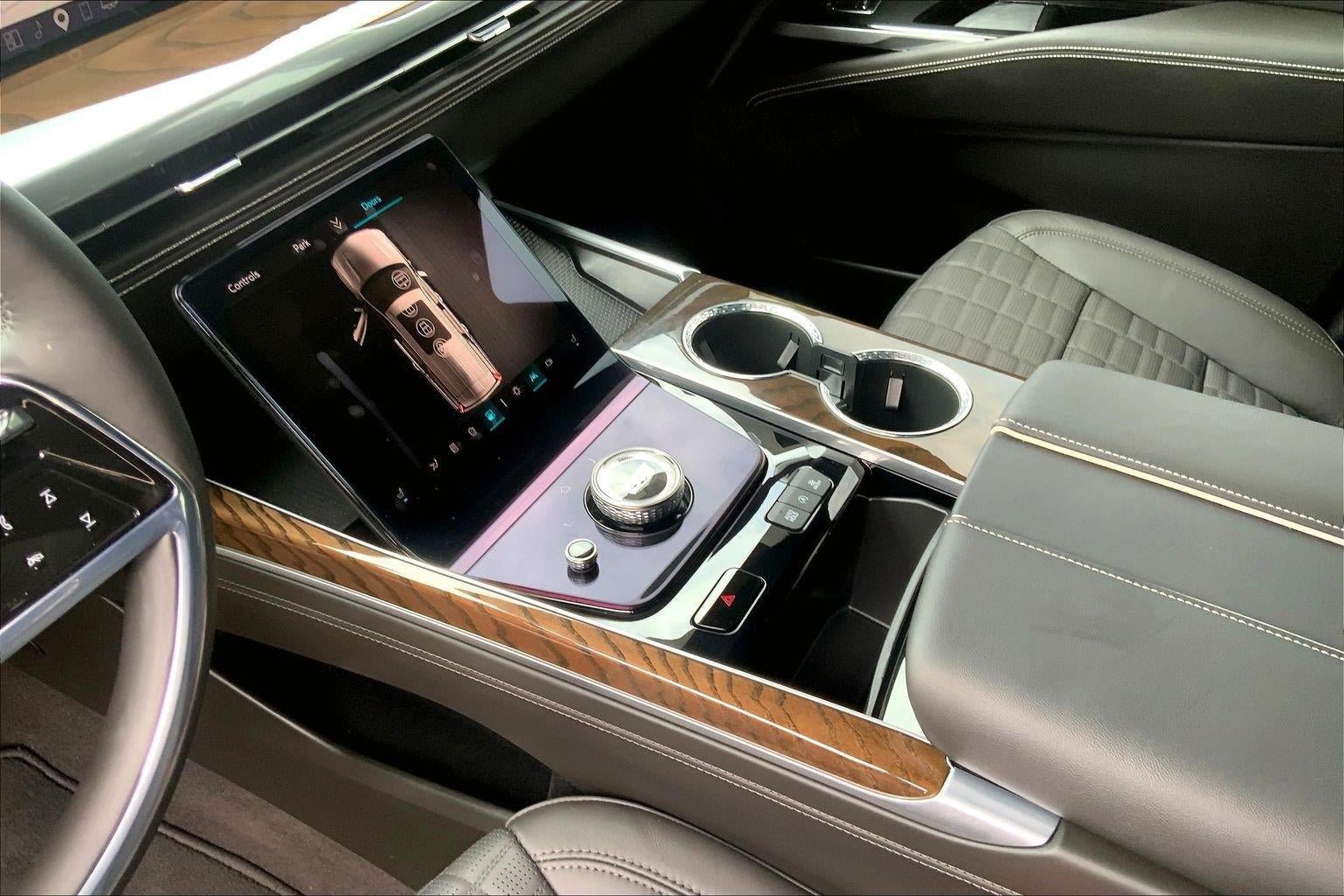 Certified 2025 Cadillac Escalade Sport Platinum AWD/4WD image 18