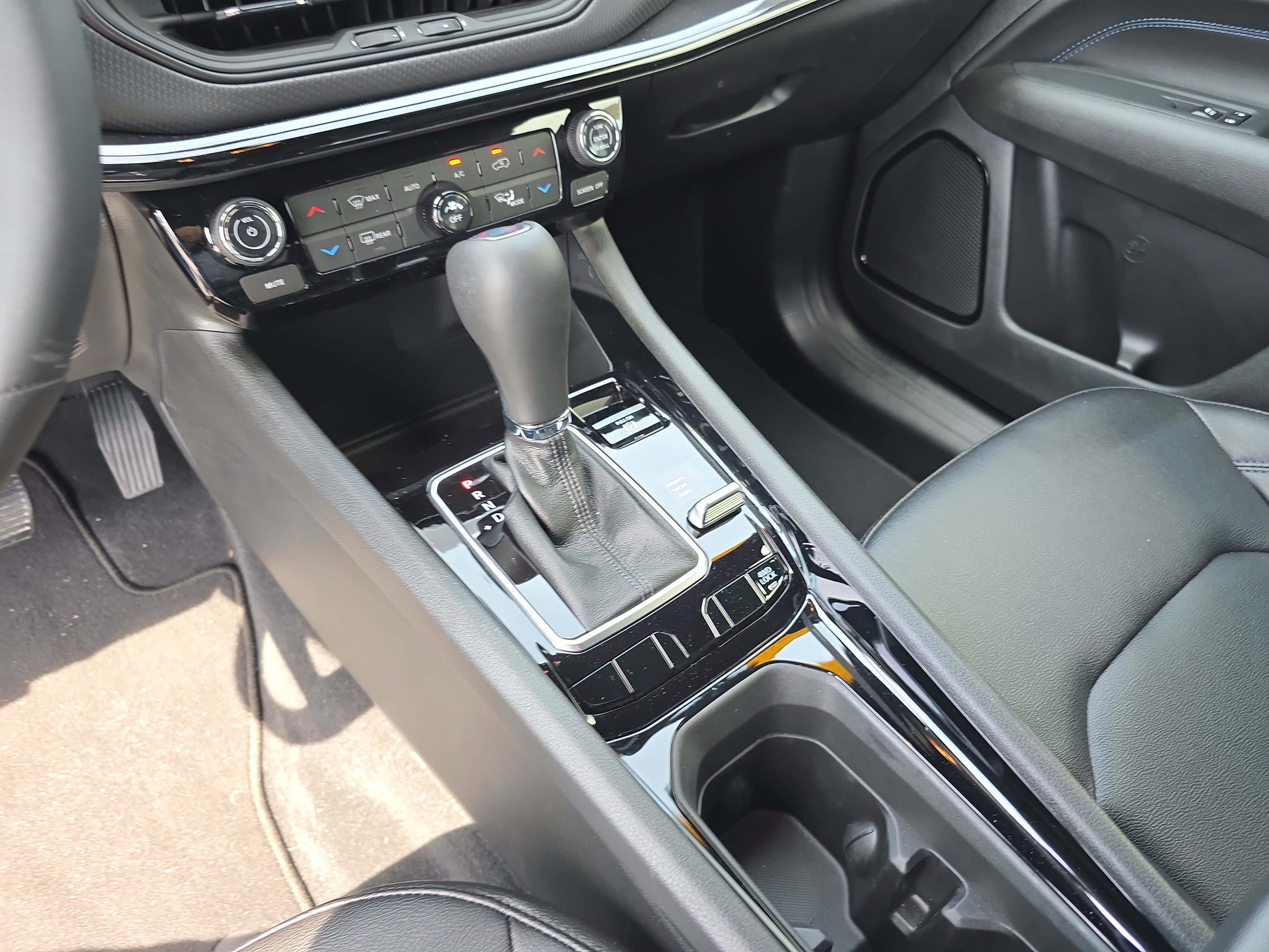 Used 2026 Jeep Compass Limited image 29