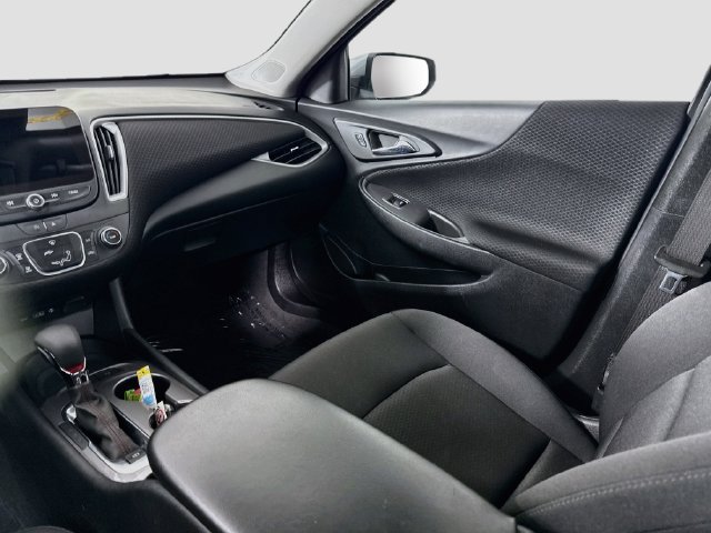 Used 2025 Chevrolet Malibu RS FWD image 22