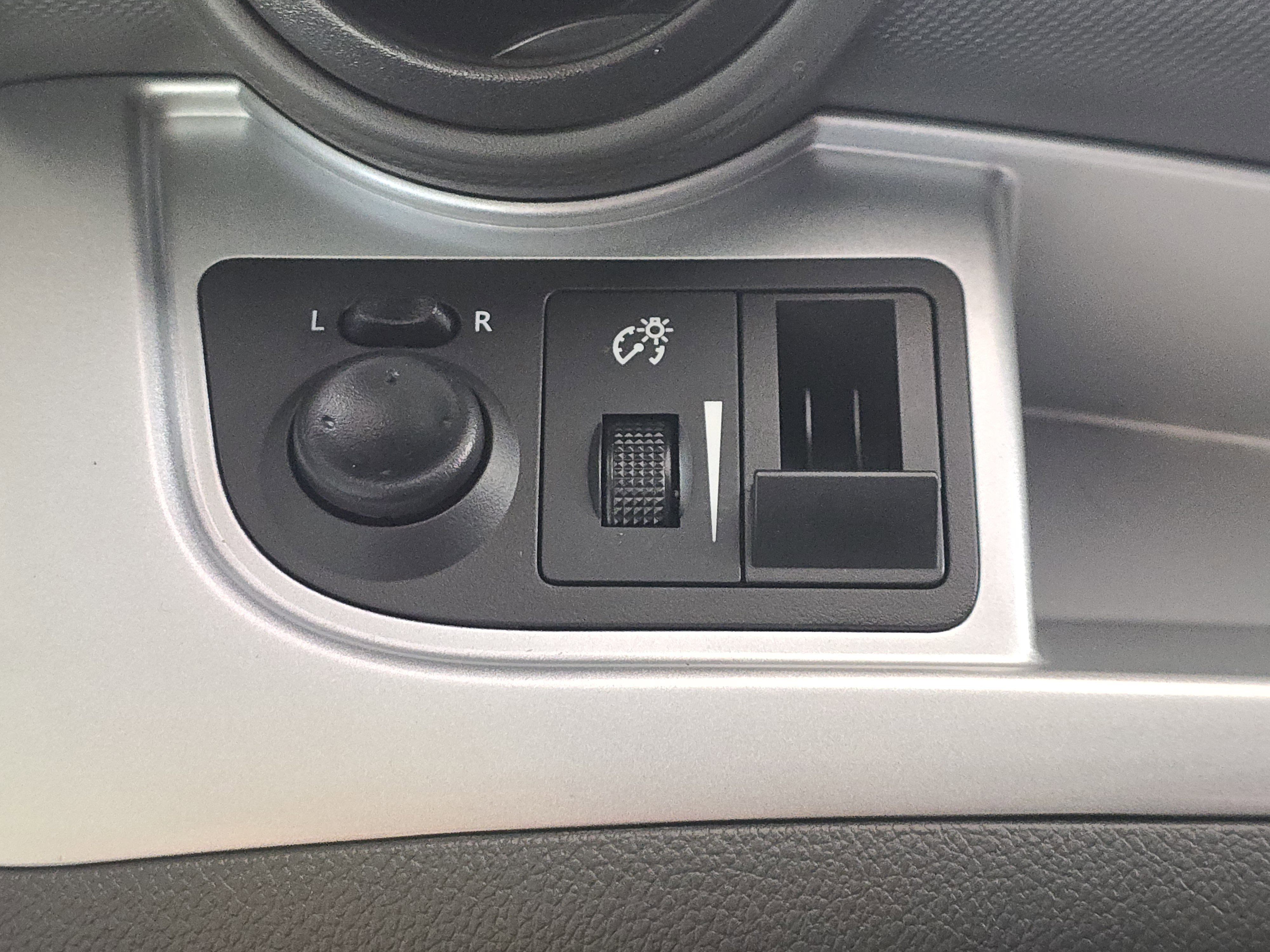 Used 2014 Chevrolet Spark LT image 23