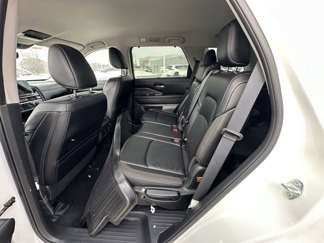 Certified 2024 Nissan Pathfinder SL image 26
