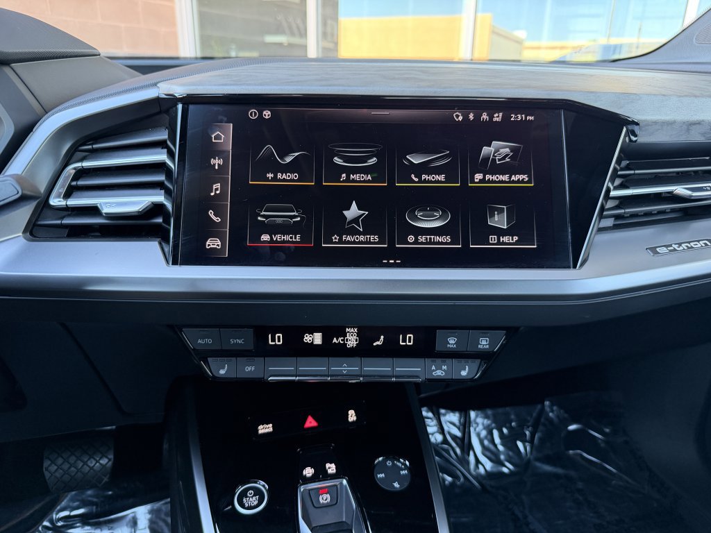 Used 2024 Audi Q4 e-tron Premium w/ Convenience Package image 20