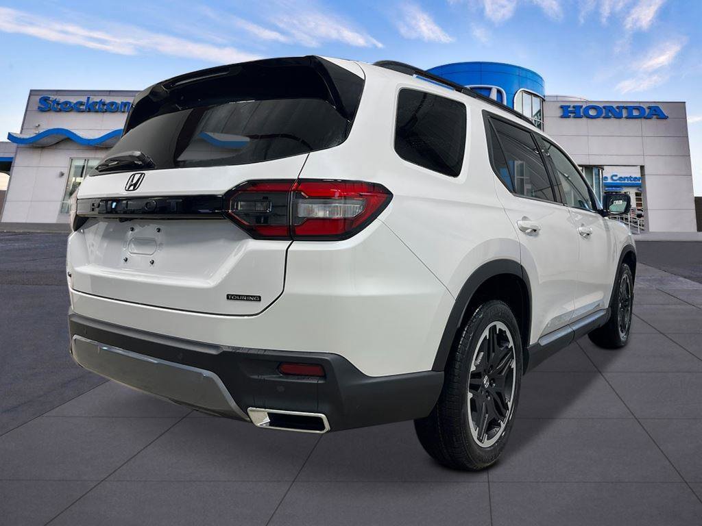 New 2026 Honda Pilot Touring image 5