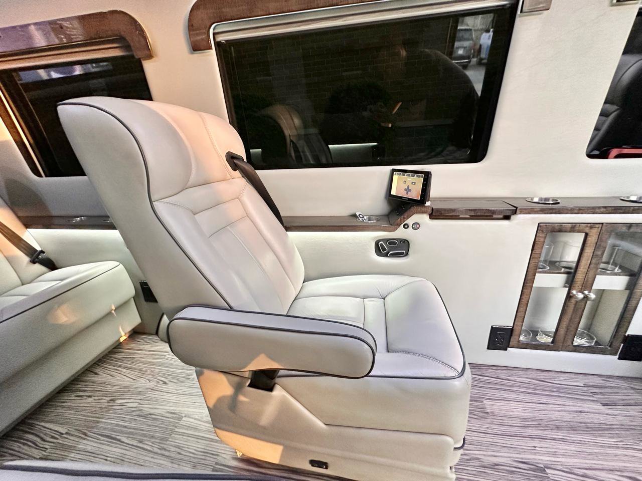 Used 2015 Mercedes-Benz Sprinter 2500 w/ Active Safety Plus Package image 81
