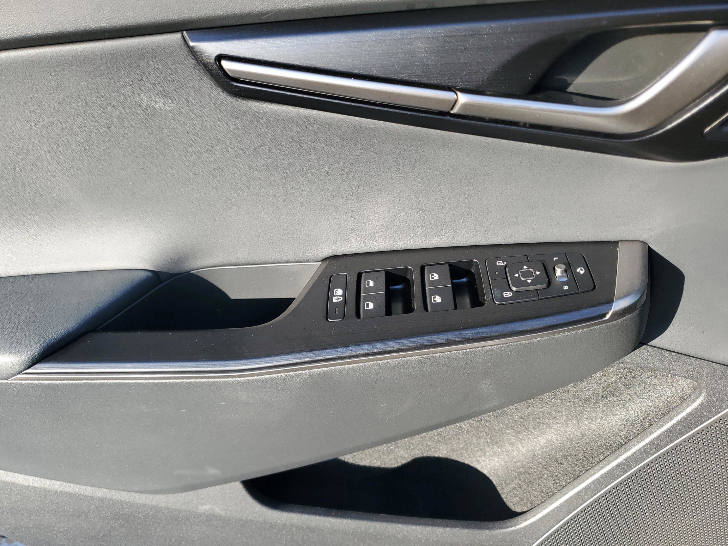 New 2025 Kia EV6 Wind image 12