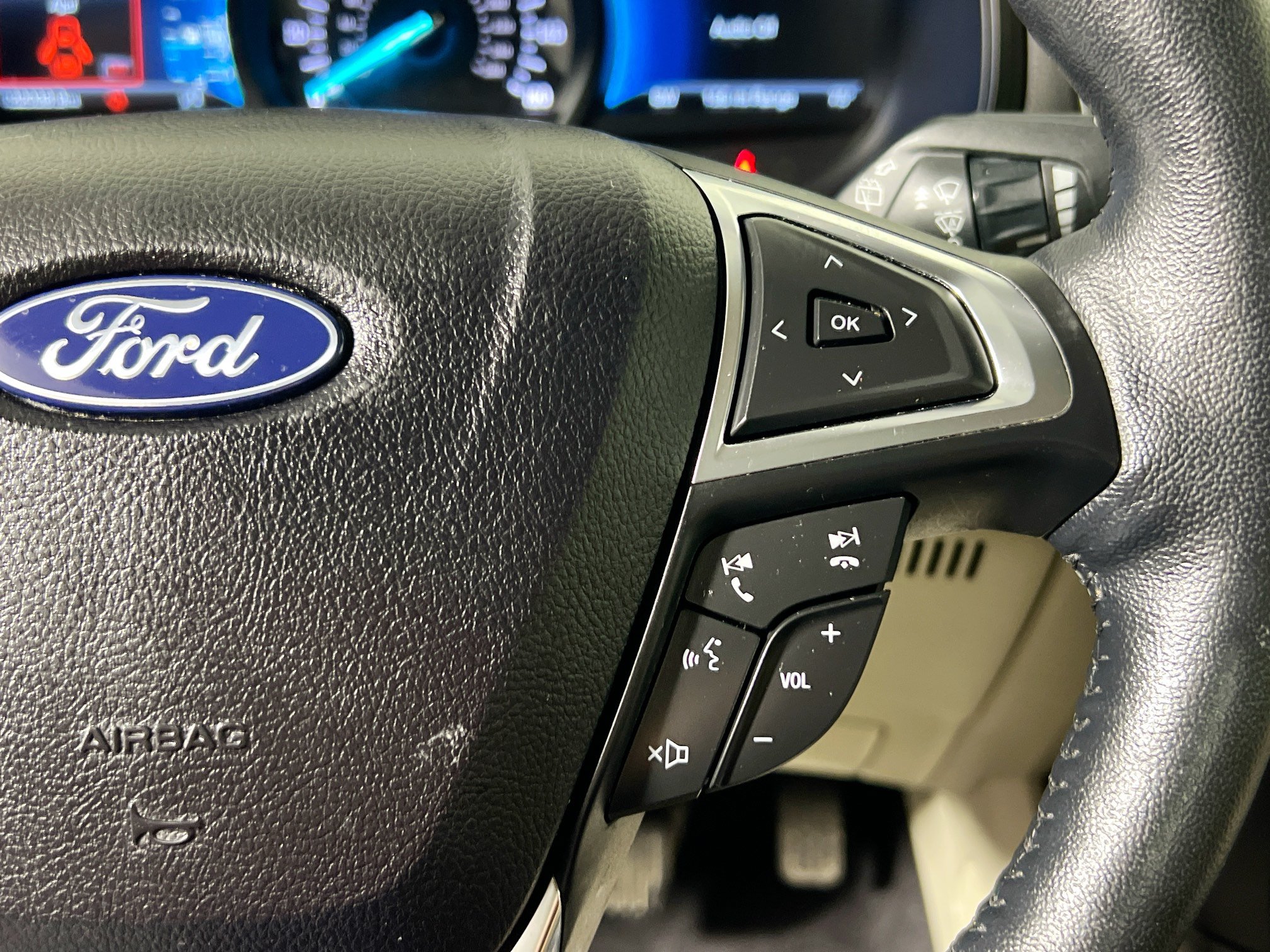 Used 2024 Ford Edge Titanium AWD/4WD image 19