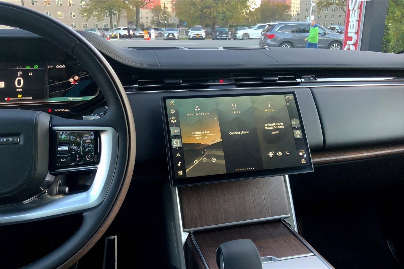 New 2025 Land Rover Range Rover SE image 6