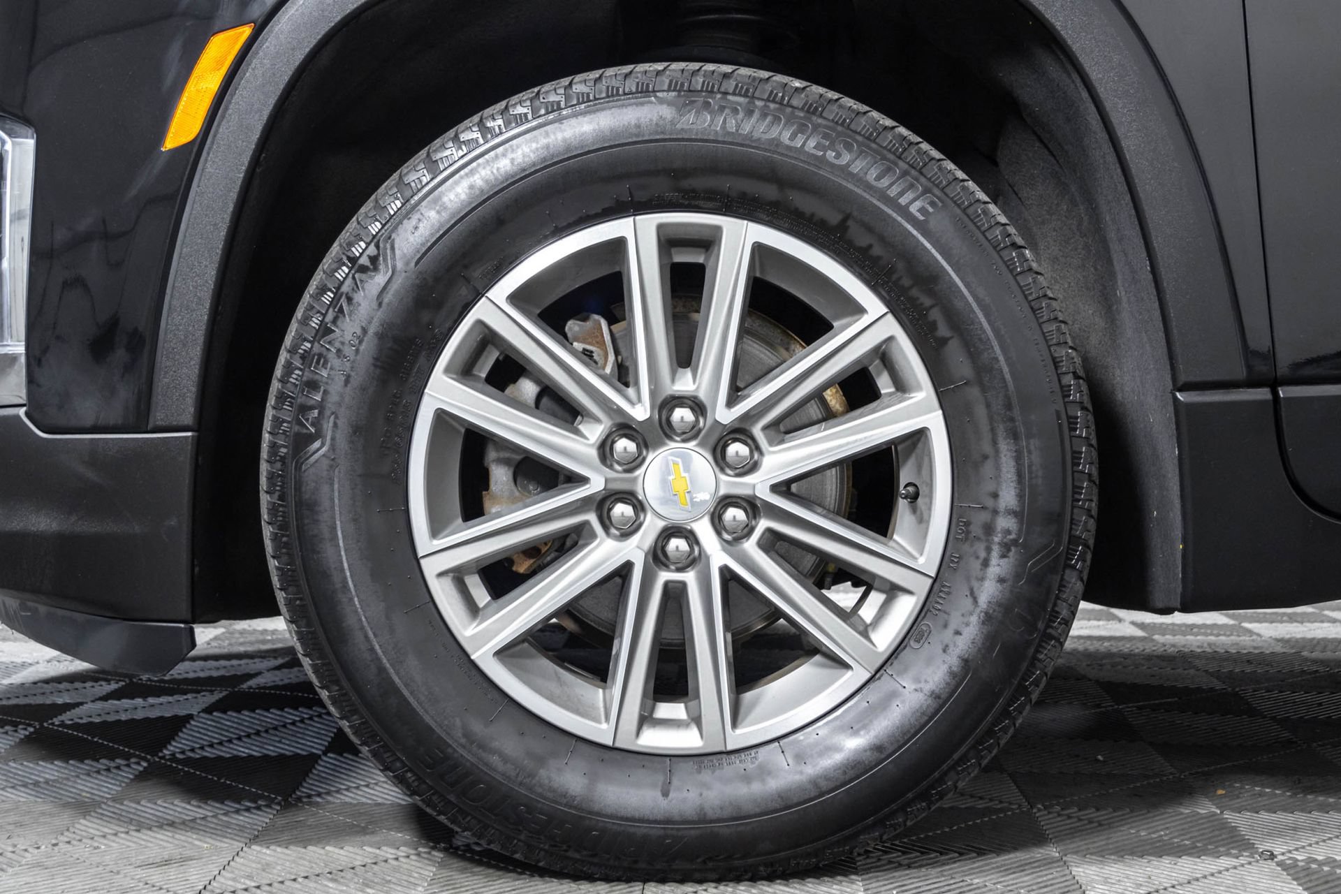 Used 2023 Chevrolet Traverse LT FWD image 45