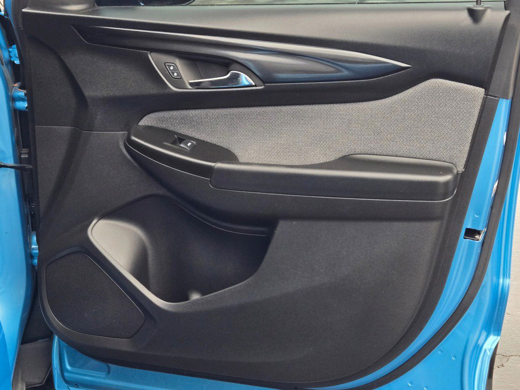 Certified 2025 Chevrolet TrailBlazer LT w/ LT Cold Weather Package image 6