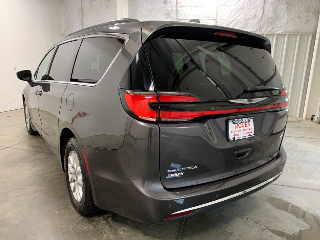 Used 2022 Chrysler Pacifica Touring-L FWD image 25