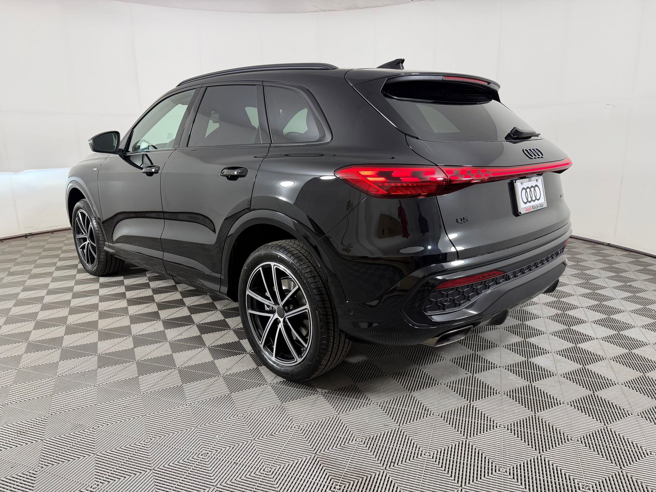 New 2026 Audi Q5 Premium Plus AWD/4WD image 3