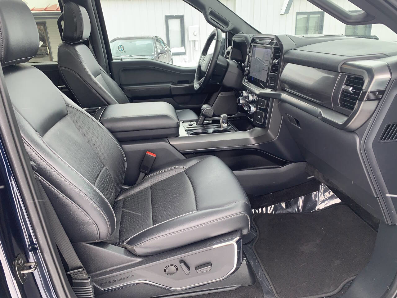 Used 2024 Ford F150 Lariat image 29
