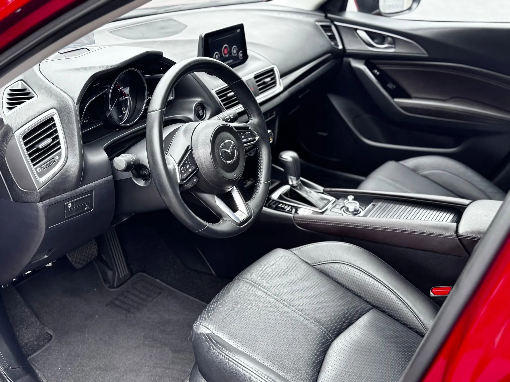 Used 2018 MAZDA MAZDA3 Grand Touring image 30