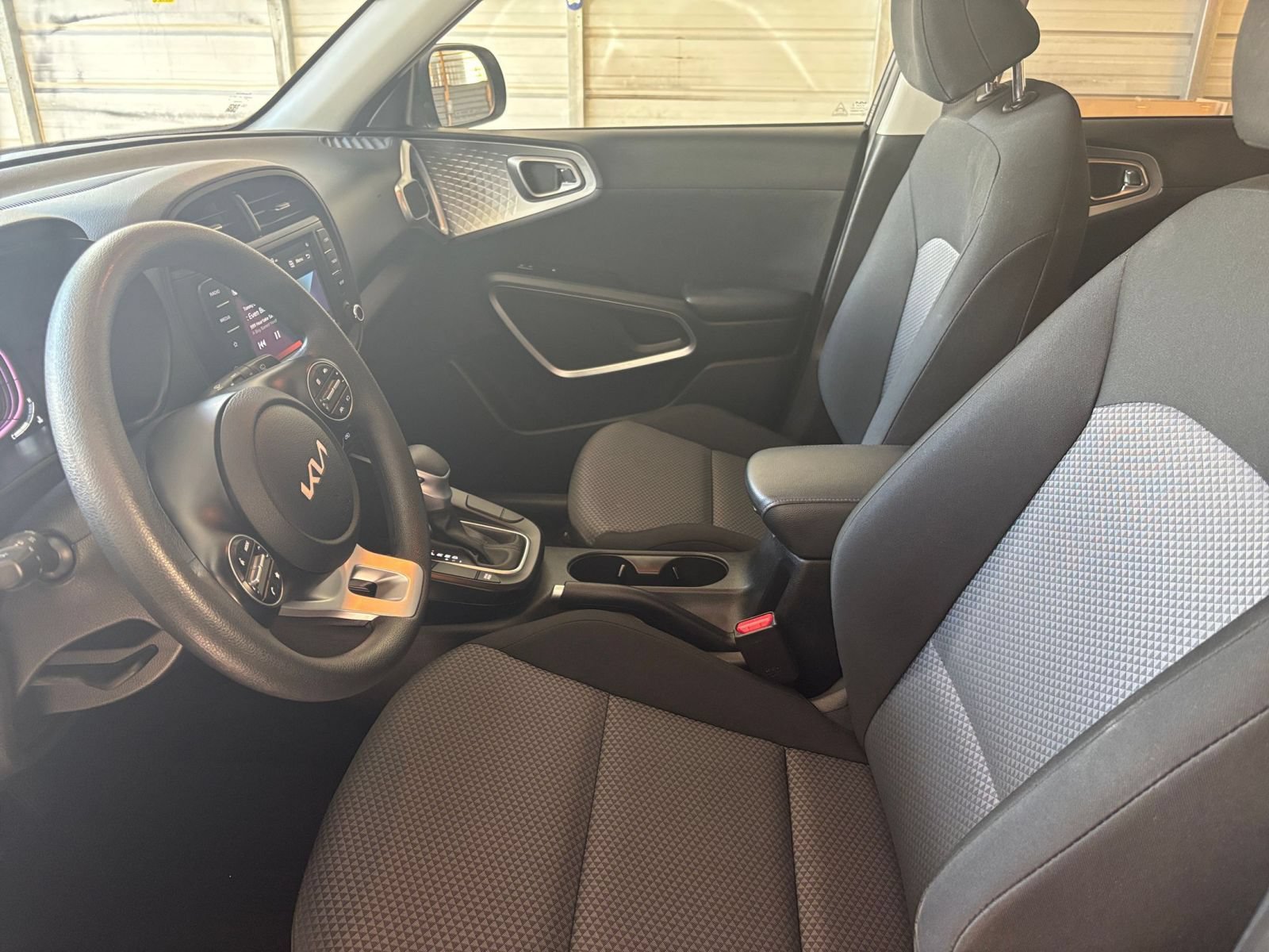 Used 2025 Kia Soul LX w/ LX Technology Package FWD image 22