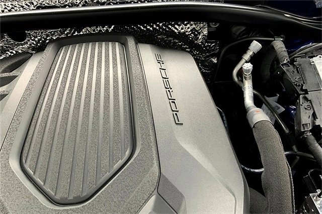 New 2025 Porsche Macan image 40