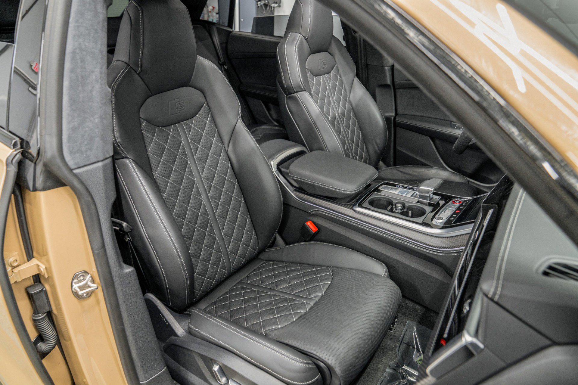 Used 2024 Audi SQ8 Prestige AWD/4WD image 23
