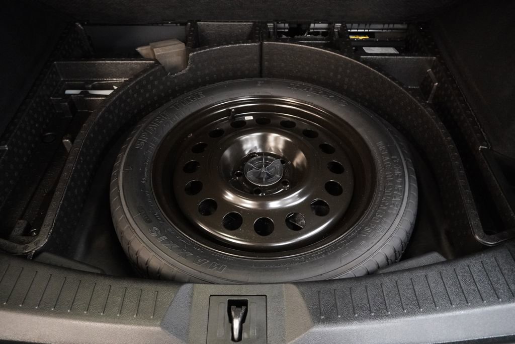 Used 2017 Lincoln MKC Reserve w/ Lincoln MKC Climate Package image 12