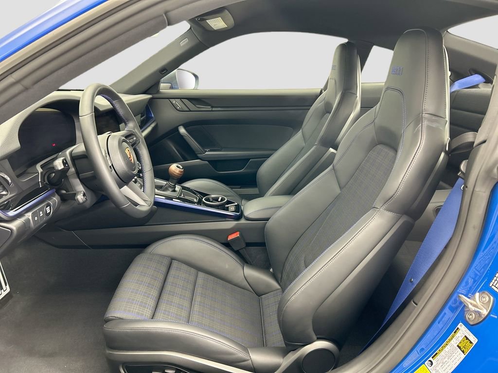 Used 2025 Porsche 911 Carrera T image 18