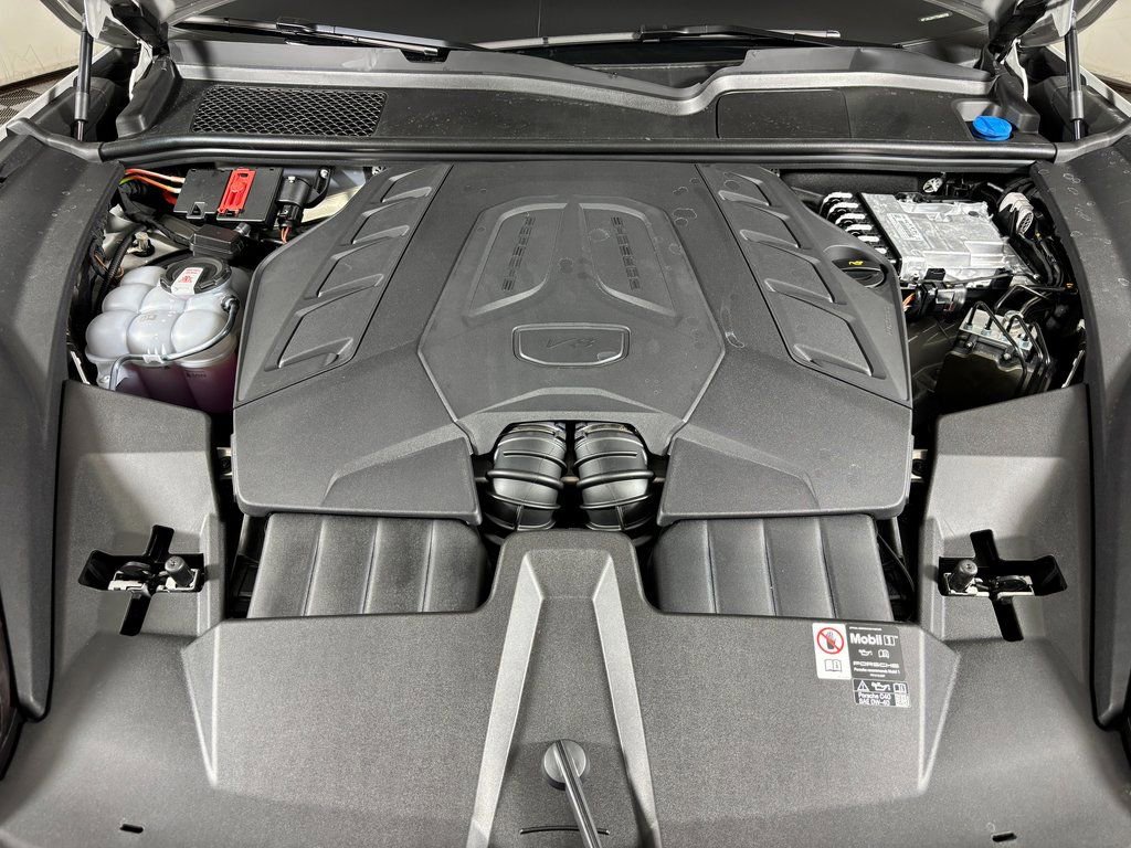 New 2026 Porsche Cayenne GTS AWD/4WD image 44